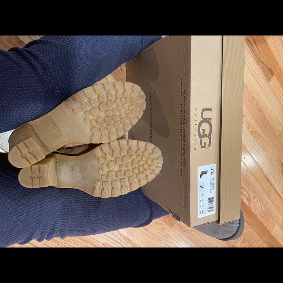 Used great condition Fabrice UGG boots laced with heels 👠 - Picture 4 of 4